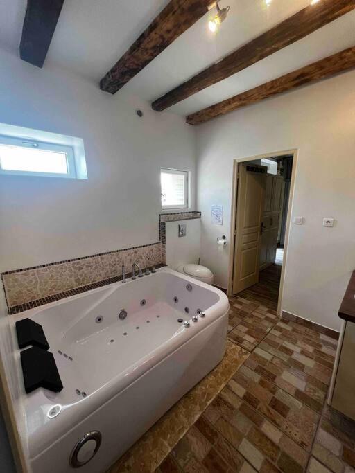 Villa Longere Berrichonne, Calme Absolu, 13 Personnes Saint-Pierre-les-Etieux Esterno foto